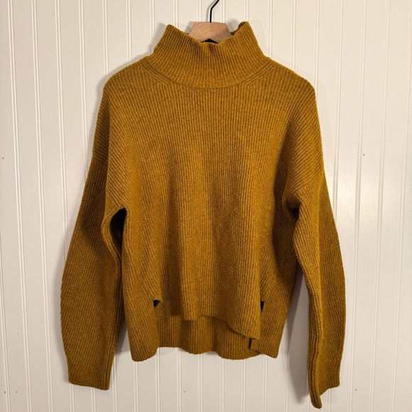 Abercrombie & Fitch Sweaters - Abercrombie & Fitch Women’s Chunky Knit Mockneck Golden Yellow Sweater Size M